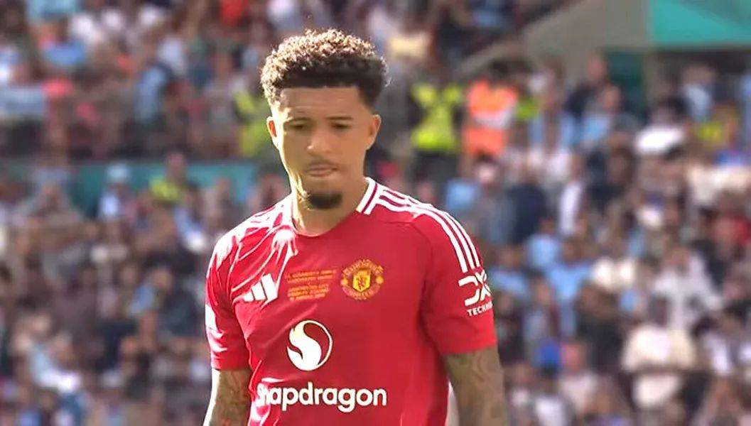 桑乔遭切尔西官宣退货否认不职业！曼联浪费1.2亿，曝其执意要打左边锋原因