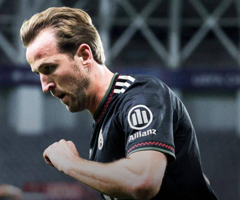 凯恩哑火无缘11连斩，17岁天才连场世界波，拜仁3-0门兴刷爆德甲纪录