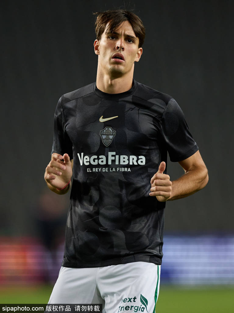 巴萨皇马争夺德甲新星！法兰克福边卫身价暴涨20倍 下周欧冠将战亚马尔